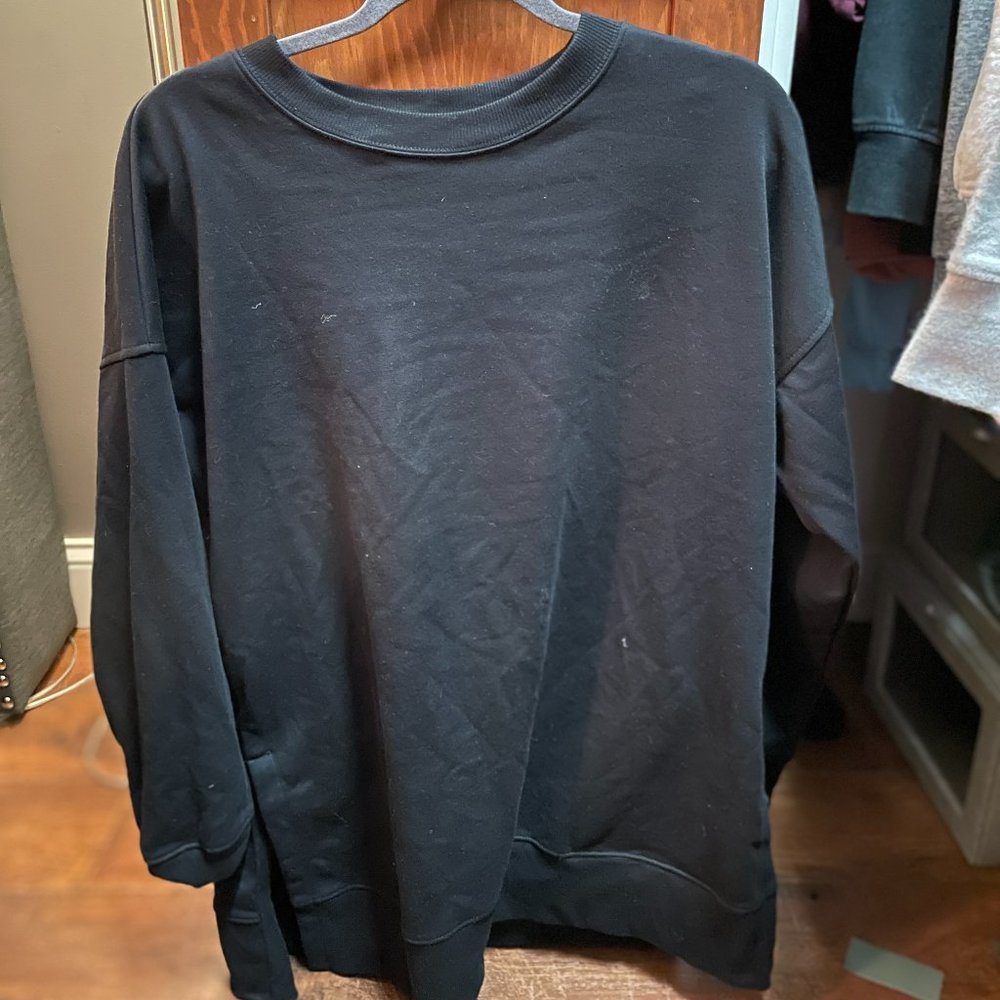 Black Old Navy Crew Neck SweatShirt
